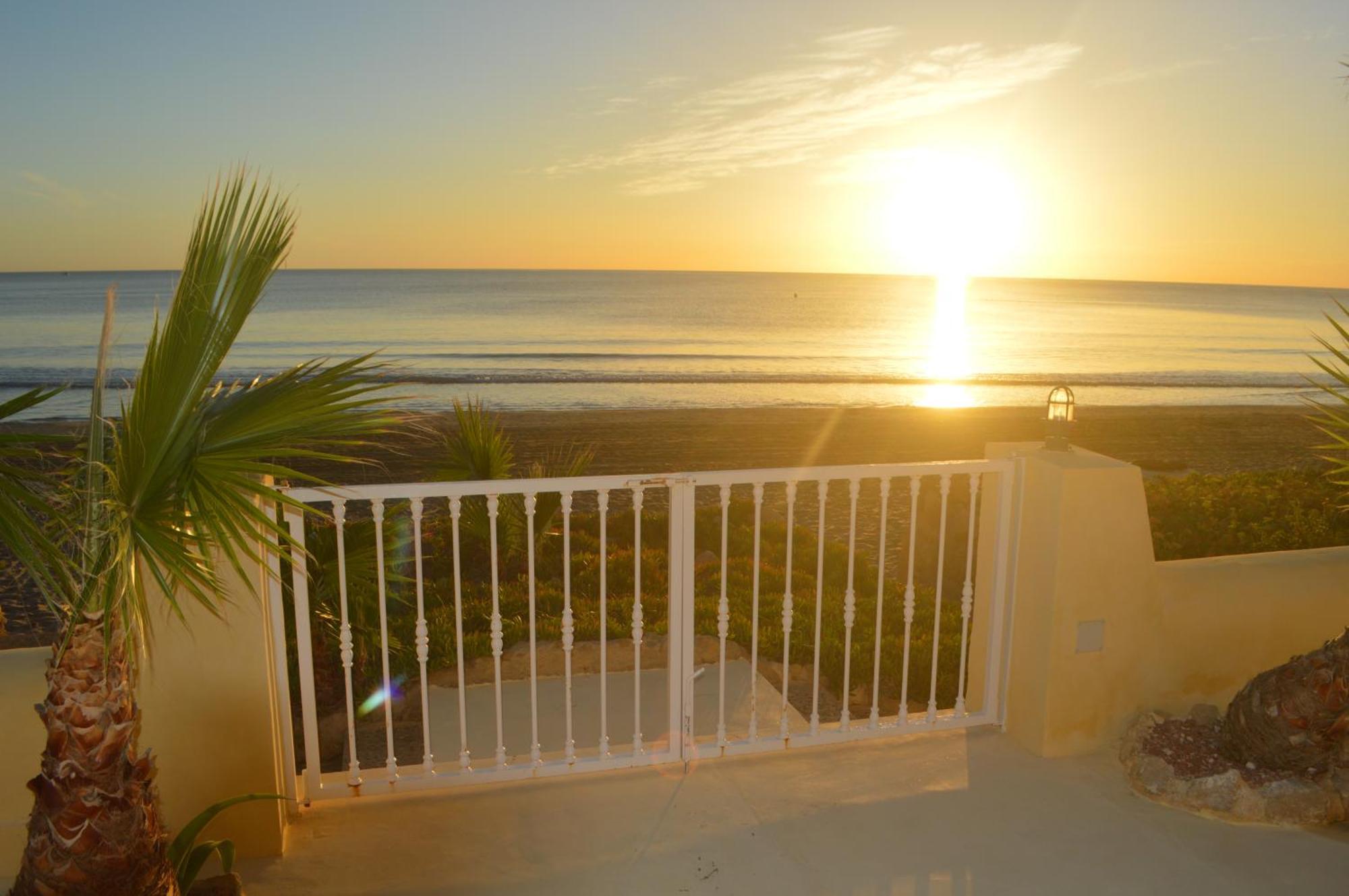 Maravilloso Apartamento Amanecer Cabo A Pie De Playa Y Mar En Chalet Roquetes อาลิกันเต ภายนอก รูปภาพ