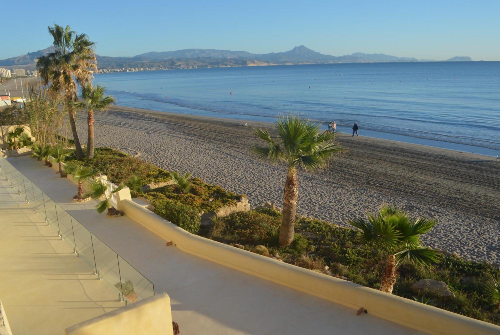 Maravilloso Apartamento Amanecer Cabo A Pie De Playa Y Mar En Chalet Roquetes อาลิกันเต ภายนอก รูปภาพ